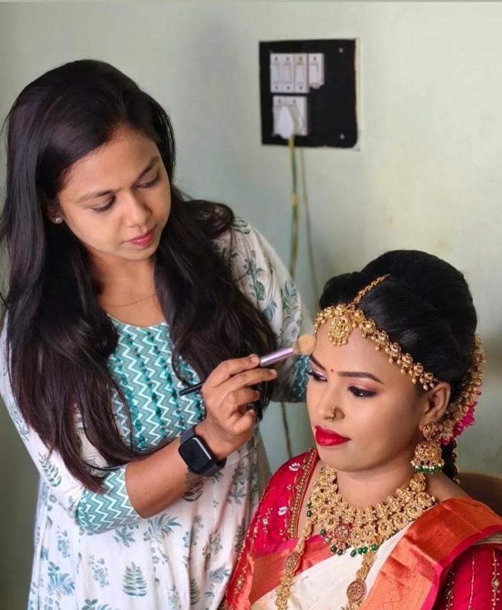 Shruthi Komala Performing Live HD Bridal Makeup